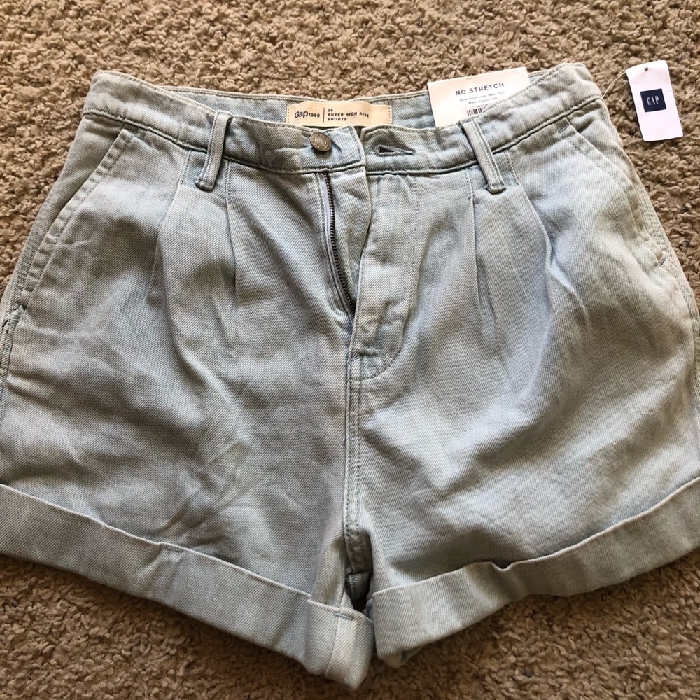 High rise gap shorts